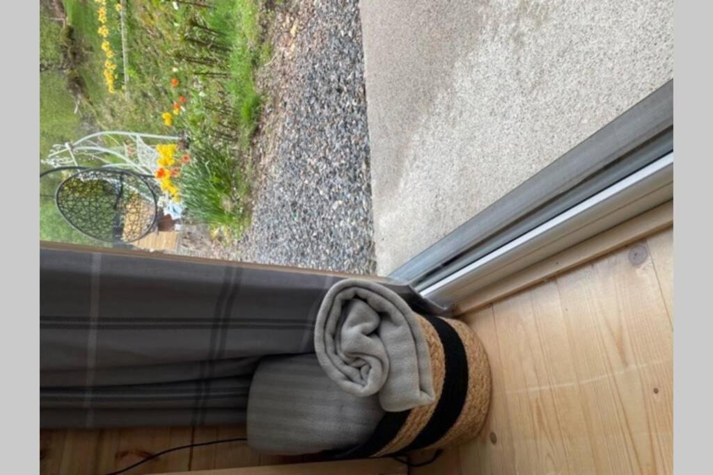 Coorie Doon Cabin! Great Scottish Welcome Форт Аугустус Экстерьер фото